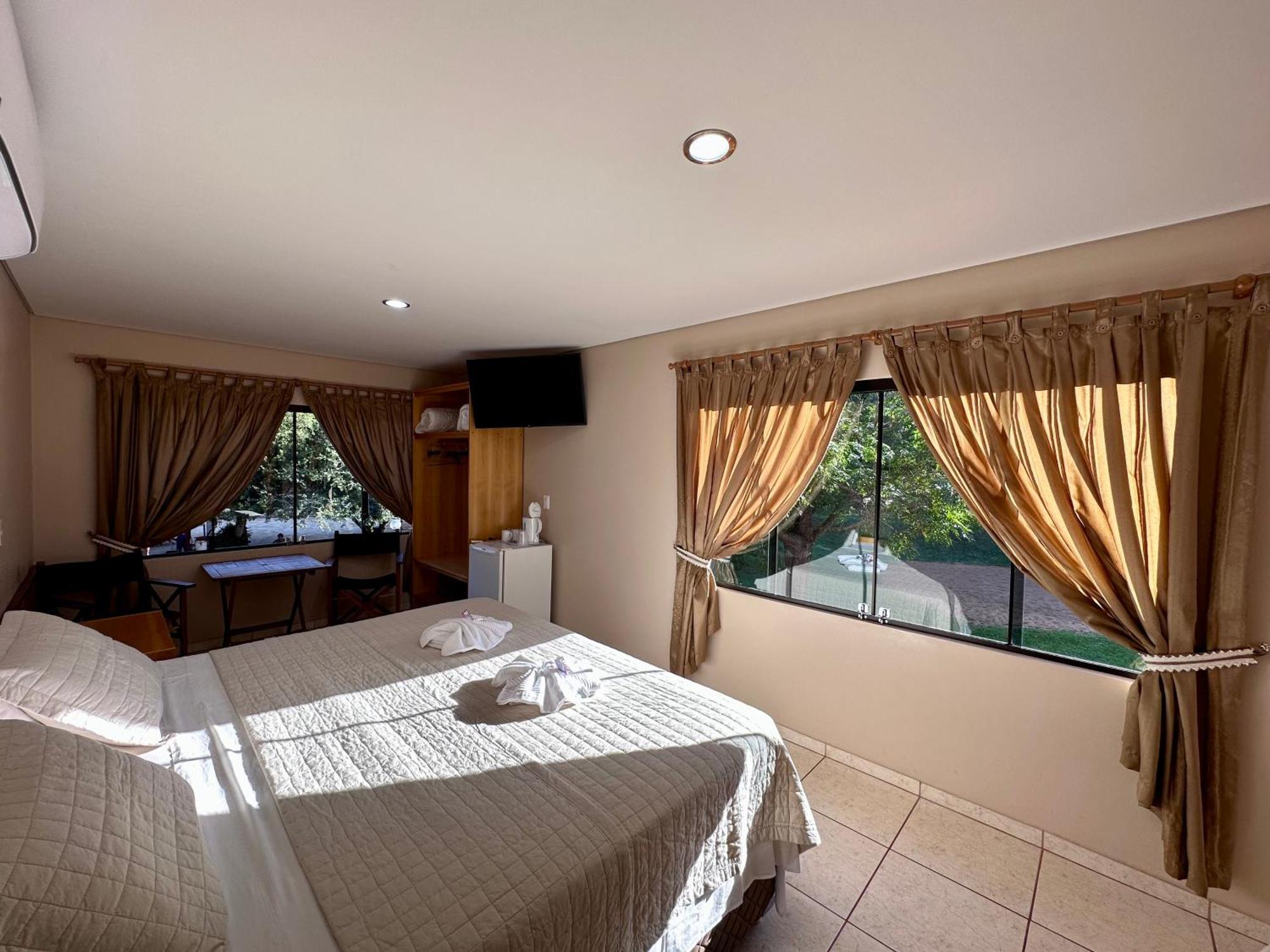 Parque Hotel Manantial Hohenau Exterior foto
